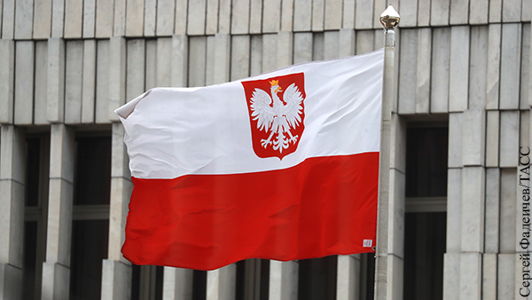 В совете при президенте Польши сочли власти США «болванами»