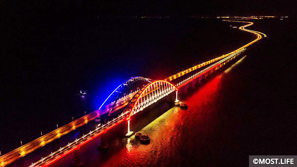 Крымский мост стал подарком россиянам к Новому году