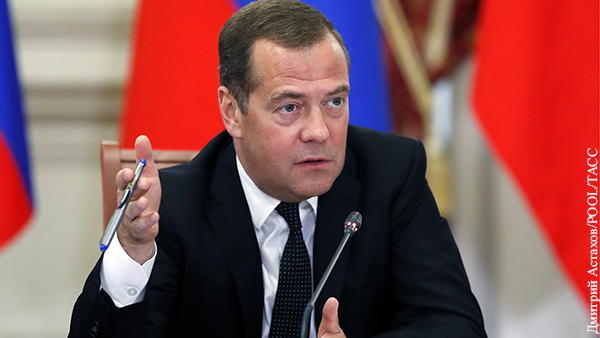 Медведев поручил проработать ответ на санкции США по «Северному потоку – 2»