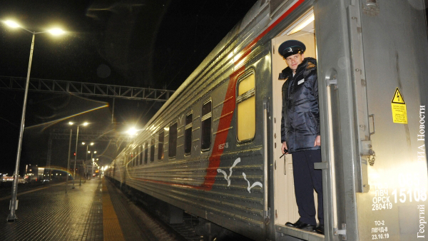 Первый поезд из Петербурга по Крымскому мосту прибыл в Севастополь