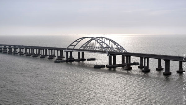 В России ответили на недовольство США пуском поездов по Крымскому мосту