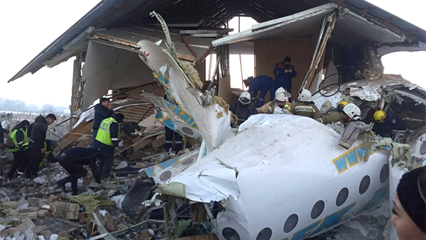 Возросло число жертв крушения пассажирского самолета в Алма-Ате