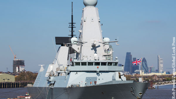 Британия решила возобновить охрану судов в Ормузском проливе