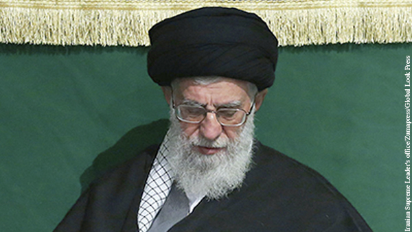 Лидер Ирана расплакался на похоронах Сулеймани