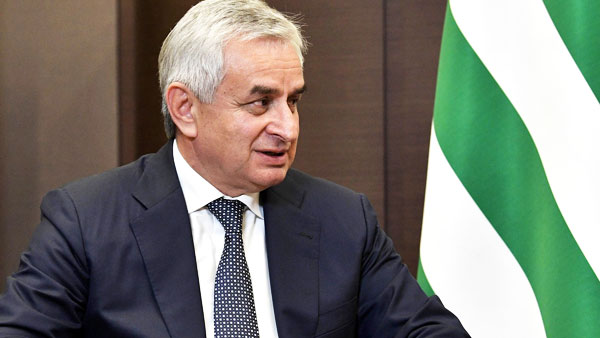 Президент и ЦИК Абхазии обвинили Верховный суд в нарушениях