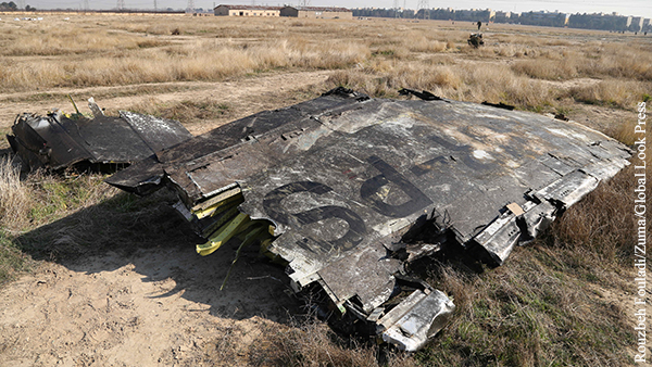 Хаменеи распорядился опубликовать данные о причинах крушения украинского самолета