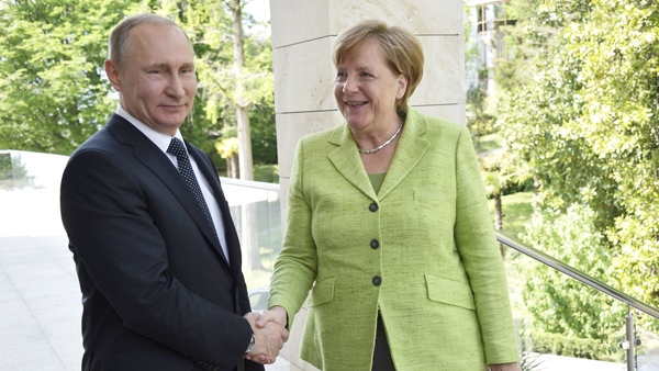 После визита Меркель в Москву в Германии заговорили о важной роли России в мире