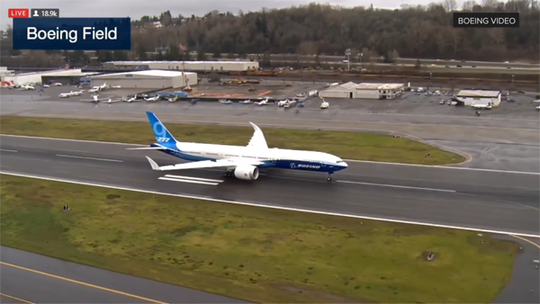 Новый лайнер Boeing совершил первый испытательный полет