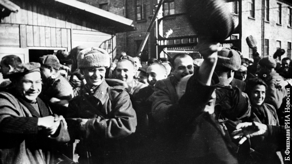 В Германии освобождение Освенцима приписали американцам