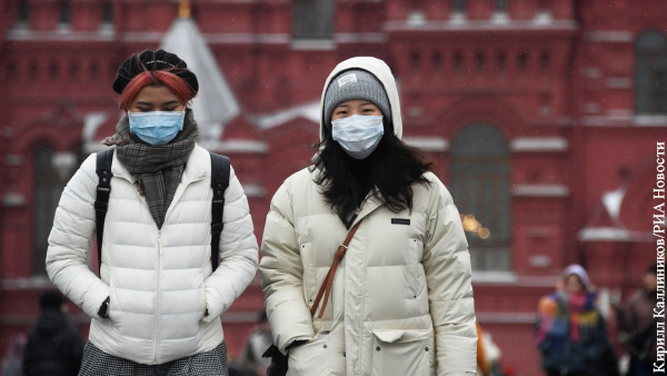 Китайским туристам в центре Москвы вызвали скорую