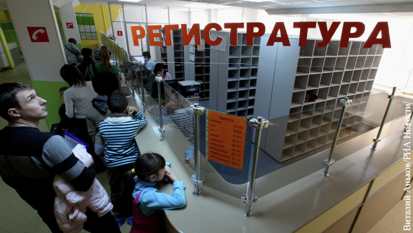 Москвич рассказал о том, как проверяют на коронавирус в поликлинике
