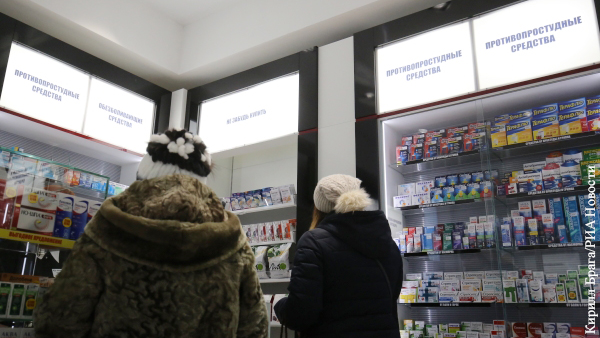 Путин пригрозил закрывать аптеки за завышение цен под предлогом коронавируса