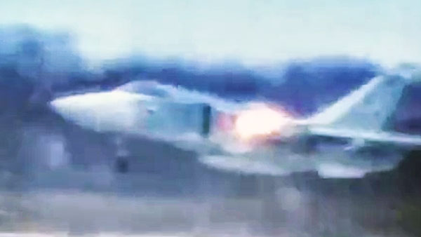 Появилось видео прерванной в последний момент посадки Су-24 с невыпущенными шасси