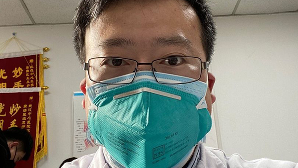 Умер китайский врач, первым предупреждавший о коронавирусе