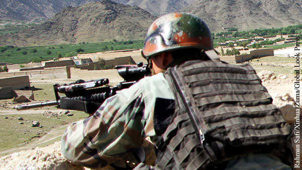 Человек в афганской форме расстрелял военных США из пулемета