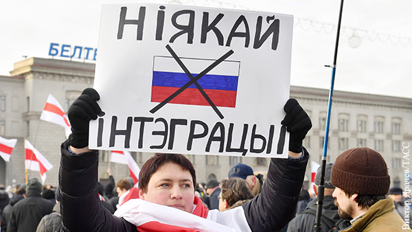 В Совфеде отреагировали на конфликт в Минске из-за русского языка