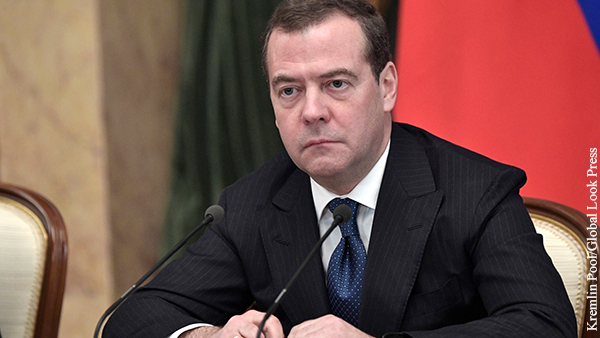 Медведев заявил, что пришел в политику благодаря Собчаку