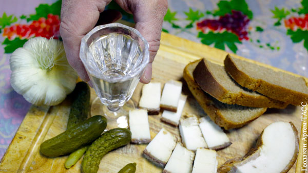 На Украине назвали сало и чеснок лучшим лекарством от коронавируса