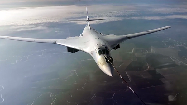 Опубликовано видео дозаправки Ту-160 на скорости 600 км/ч