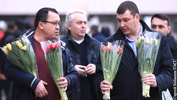 Флорист рассказала, какие цветы дарят мужчины в России