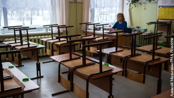 В Петербурге ввели свободное посещение школ