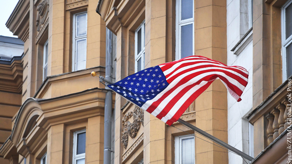 Посольства США прекратили выдачу виз