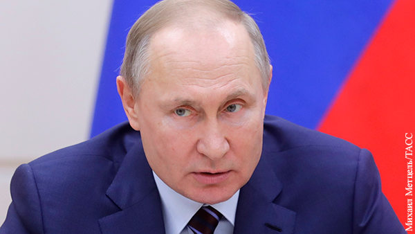 Путин призвал быть готовыми к любому развитию событий в связи с коронавирусом
