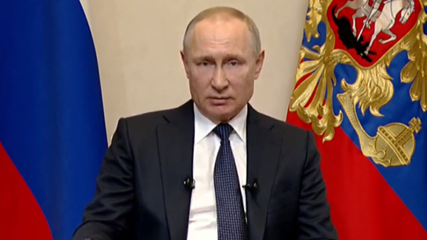 Путин предложил перенести голосование по поправкам в Конституцию