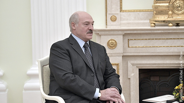 Лукашенко в случае с короноварисом предпочел «умирать стоя»