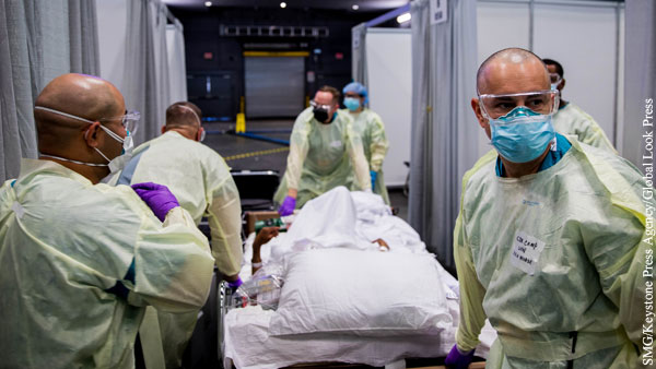 В США от коронавируса за сутки умерли 2494 человека