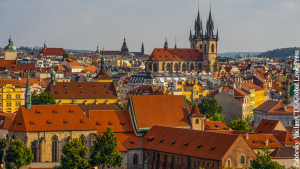 В Праге начали установку памятника власовцам