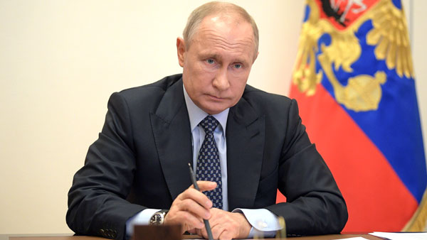 Путин потребовал готовить план восстановления экономики с учетом новой реальности