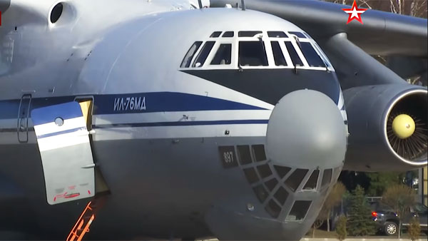 Четвертый самолет с российскими военными вернулся из Италии
