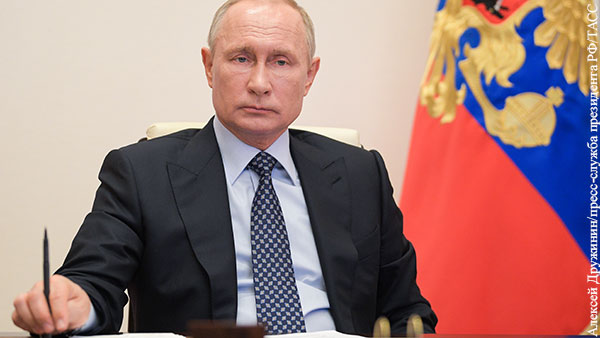 Путин раскритиковал реализацию выплат медикам