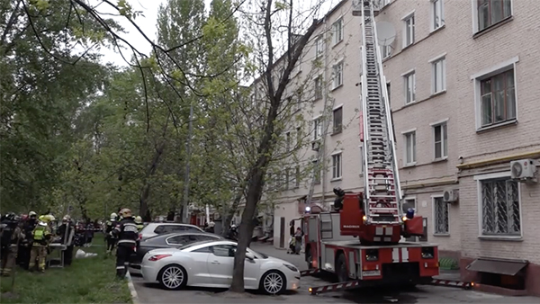 Очевидец рассказал о состоянии пятиэтажки с обрушившимся лестничным пролетом в Москве