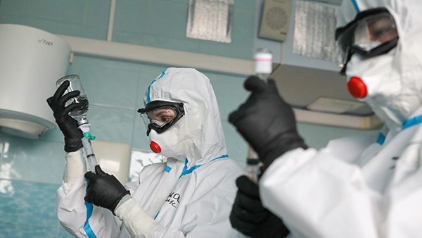 Вакцинация от коронавируса в России может пойти по «военному типу»