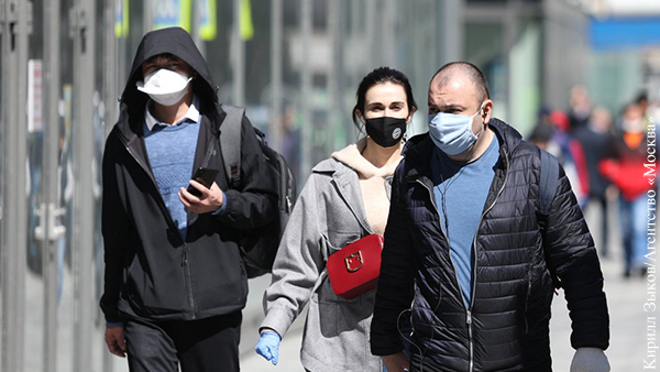 Медики рассказали о простом способе дезинфекции маски