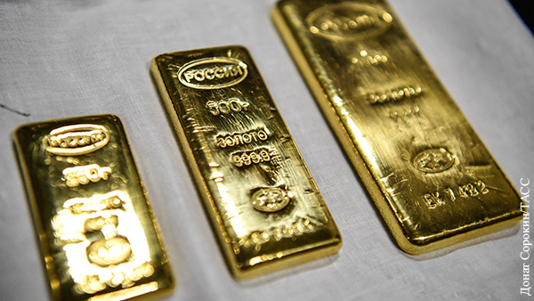 Золото выросло в цене на обострении между США и Китаем