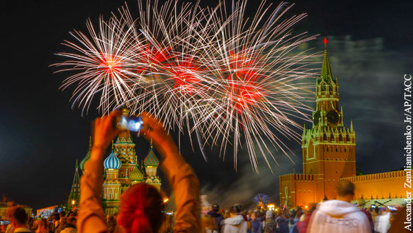 Путин объявил день проведения Парада Победы выходным