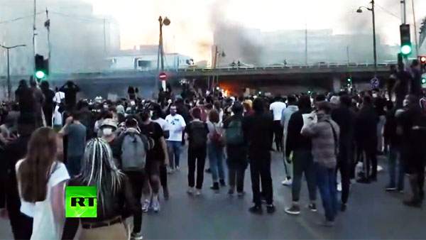 Беспорядки и столкновения с полицией произошли в Париже