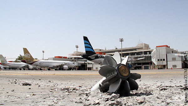 Эксперт назвал серьезным ударом для Хафтара потерю аэропорта Триполи