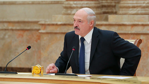 Лукашенко пообещал не дать «издеваться» над «цветущей» Белоруссией