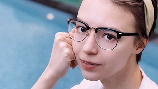 Дочь Ефремова объяснила появление аккаунта с номером отца в Telegram