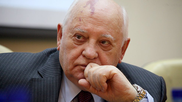 Хаcбулатов назвал Горбачева неприспособленным к власти