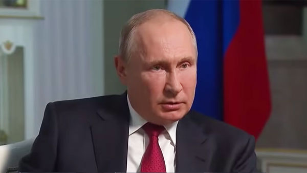 Путин объяснил необходимость пунктов о МРОТ и пенсиях в Конституции