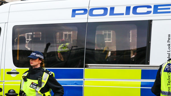 Нападение с ножом после шествия в поддержку чернокожих в Британии сочли терактом