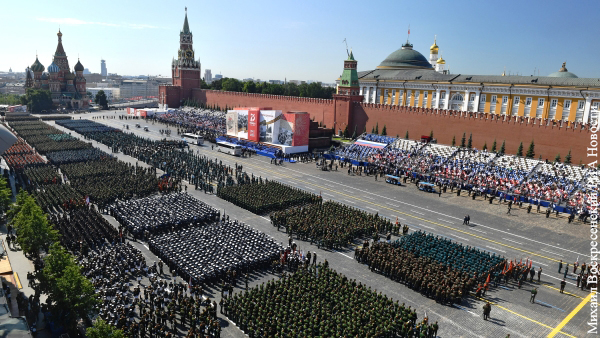 Военный парад в честь 75-й годовщины Победы начался в Москве
