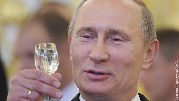 Путин на приеме для иностранных лидеров поднял тост за ветеранов и «наши победы»