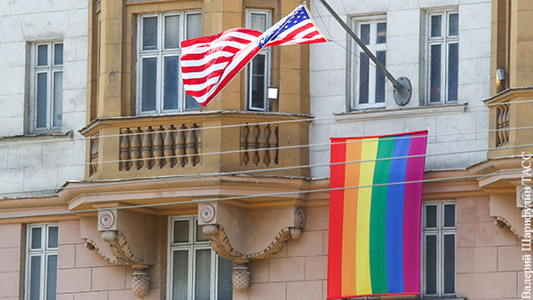 Песков напомнил дипломатам США о недопустимости пропаганды гомосексуализма в России
