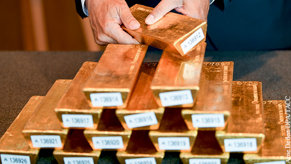 США и Британия присвоили чужое золото со всего мира